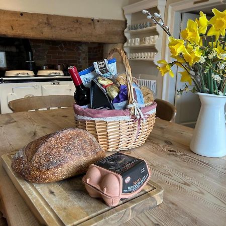 Beautiful Cotswold Farmhouse With Hot Tub Manchester Zewnętrze zdjęcie