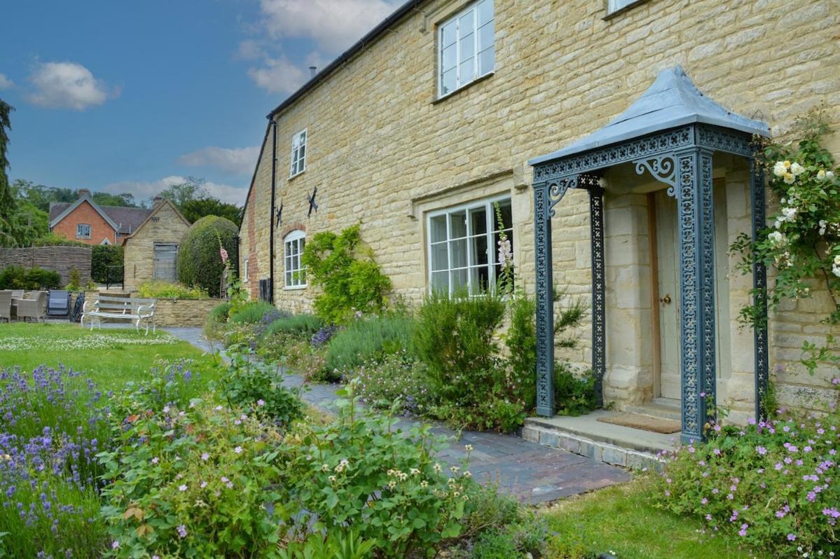 Beautiful Cotswold Farmhouse With Hot Tub Manchester Zewnętrze zdjęcie