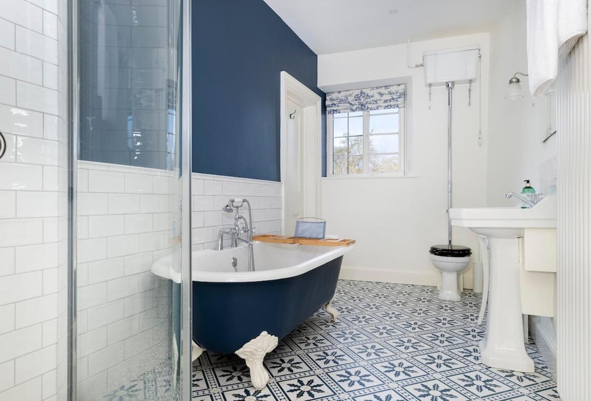 Beautiful Cotswold Farmhouse With Hot Tub Manchester Zewnętrze zdjęcie