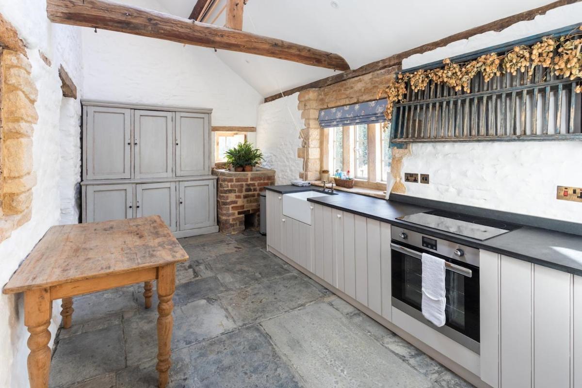 Beautiful Cotswold Farmhouse With Hot Tub Manchester Zewnętrze zdjęcie