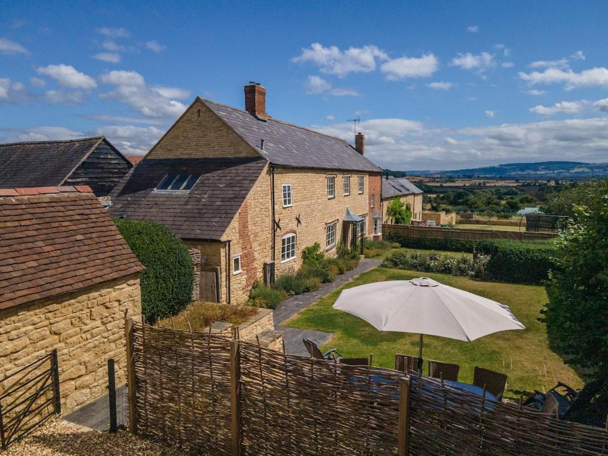 Beautiful Cotswold Farmhouse With Hot Tub Manchester Zewnętrze zdjęcie